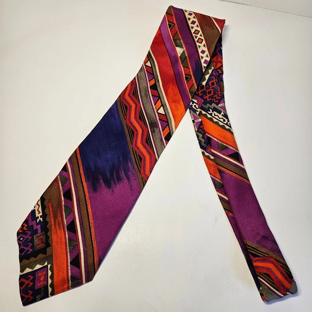 Pat Argenti Cravatte Mens Silk Tie‎ Vintage 90s Geometric Tribal Abstract Purple